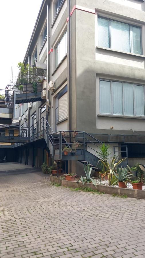 Primopiano - Umbria Apartment มิลาน ภายนอก รูปภาพ